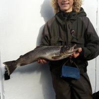 Årets største fisk fanget af junior i 2018 Ignis Furmonavicus Havørred 58 cm 2.27 kg